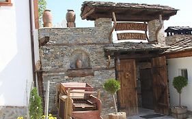 Шапкова Къща